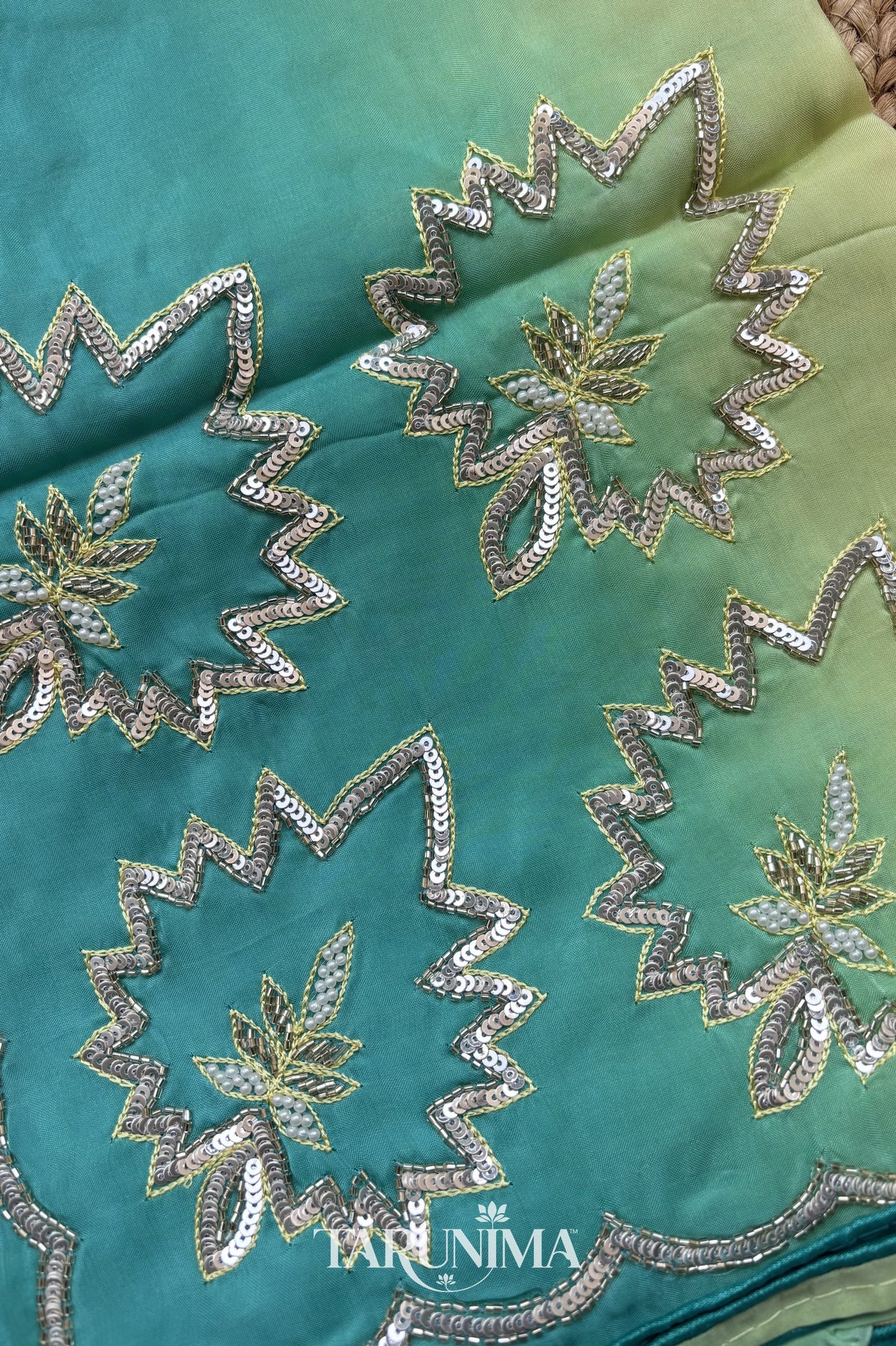 Firozaa - detail