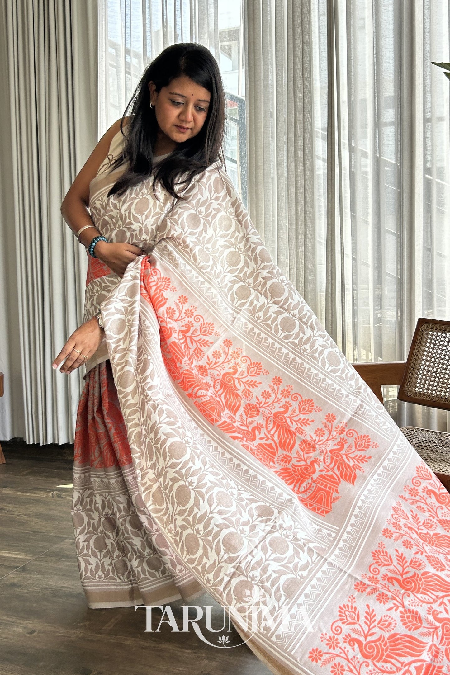 Mrinal - scalloped border