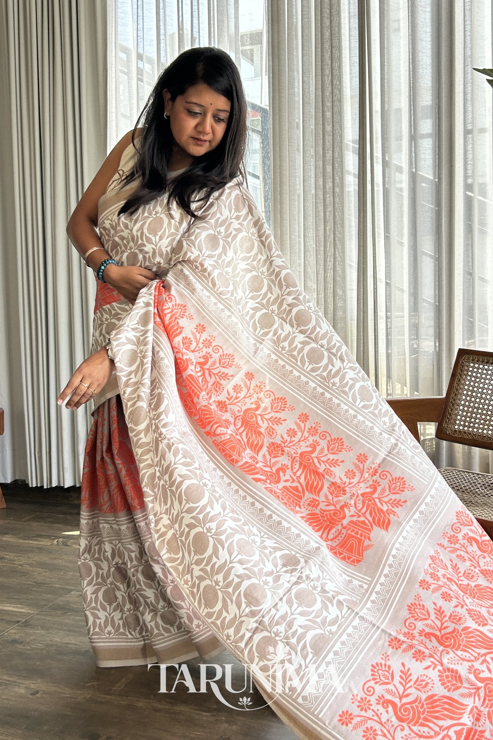 Mrinal - scalloped border