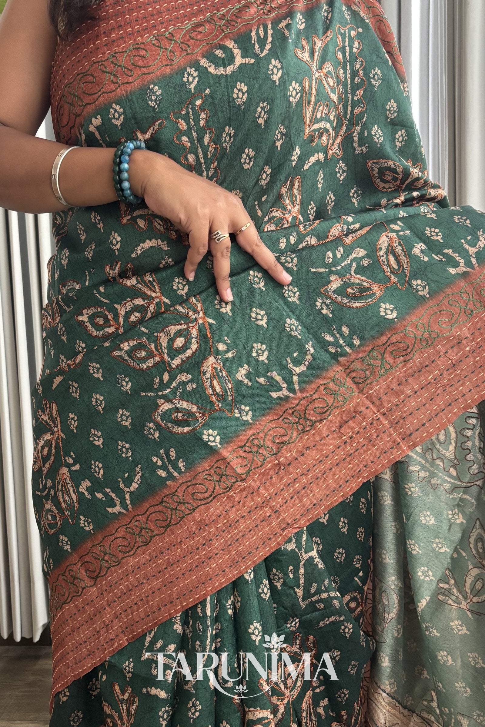 Wild Bloom - multicolor kantha border