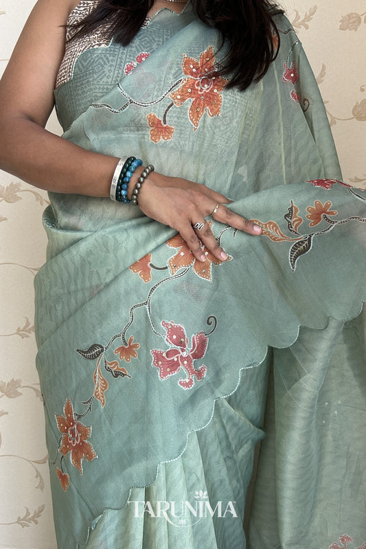 Soundarya Tissue Organza Saree - model
